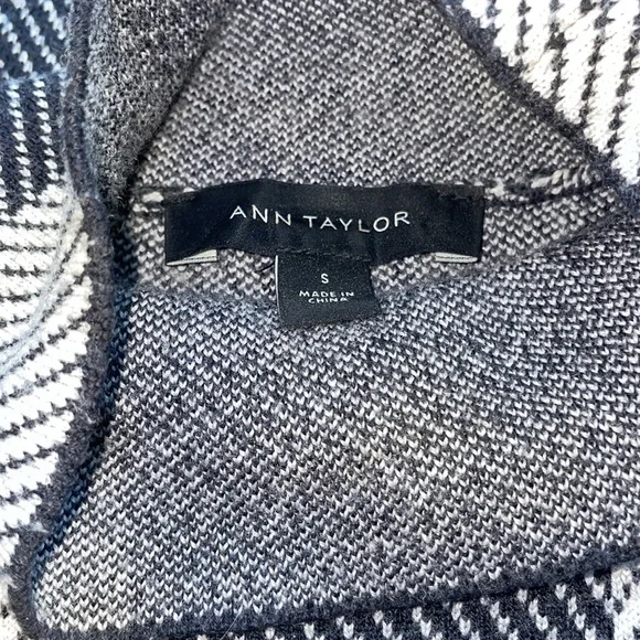 Ann Taylor Plaid Turtleneck Sweater - Picture 4 of 6